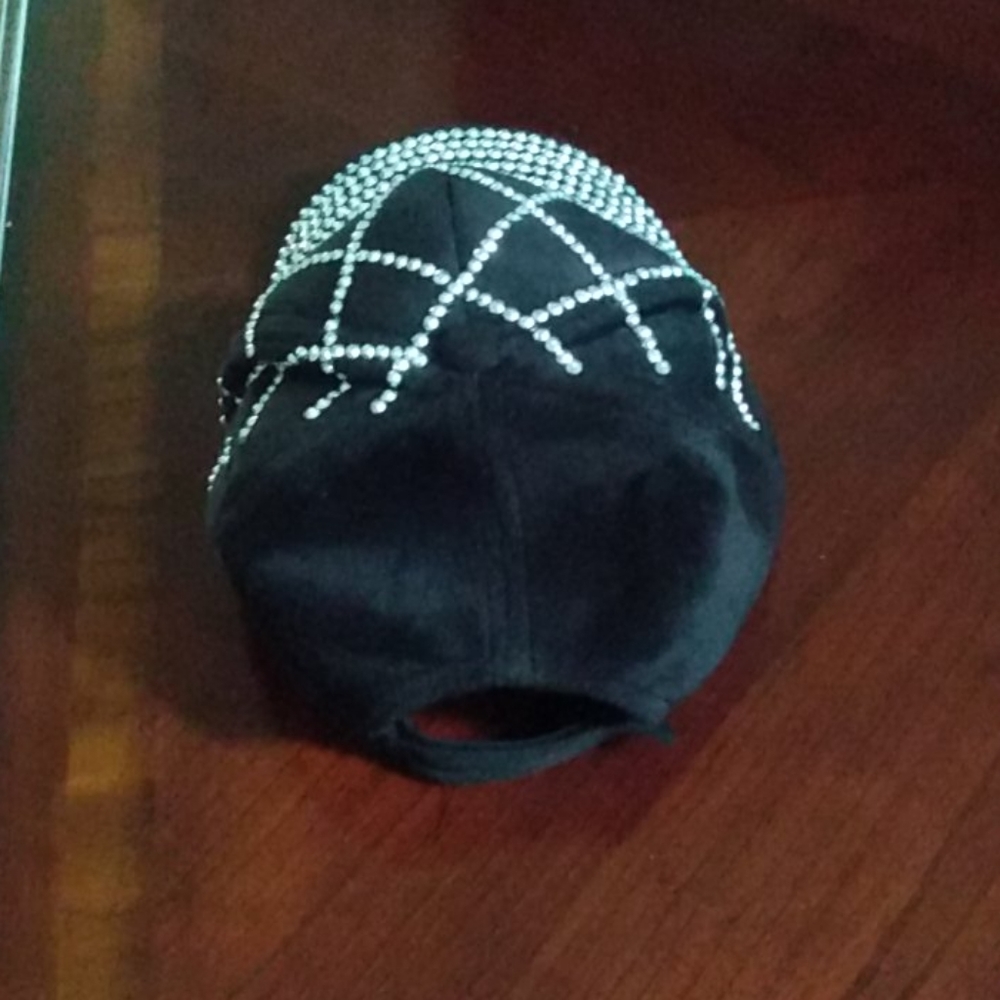 Women's Rhinestone Cap - Picture 3 of 4
